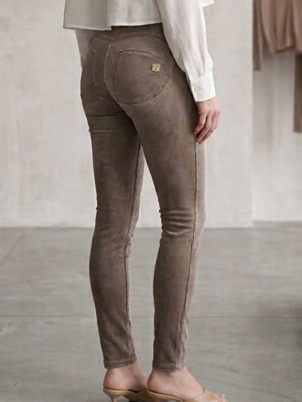 Freddy WR.UP Skinny Fit Shaping Bodycon Pants in Taupe, Size 4